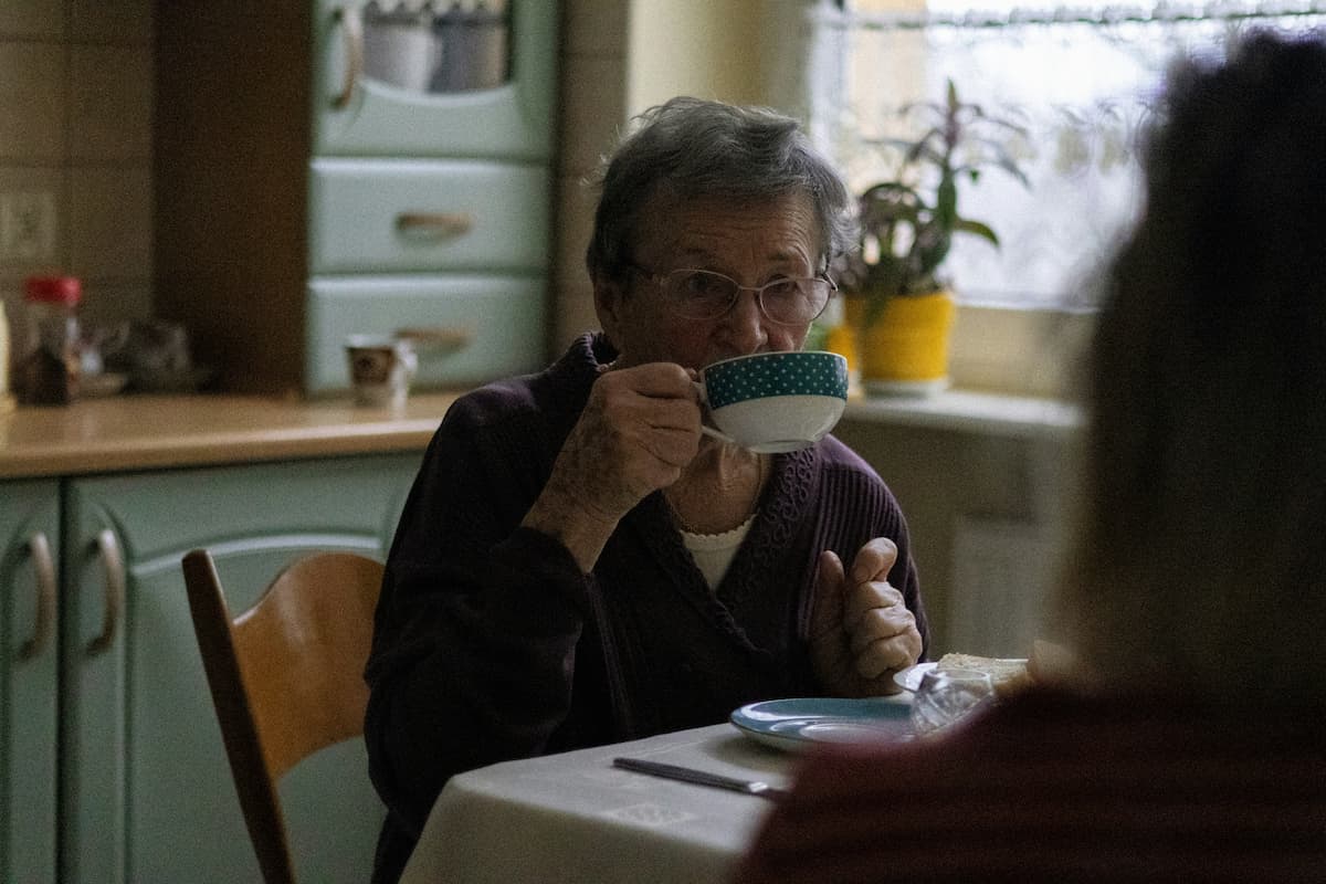 middle age mom and senior mom not getting along - difficult family members