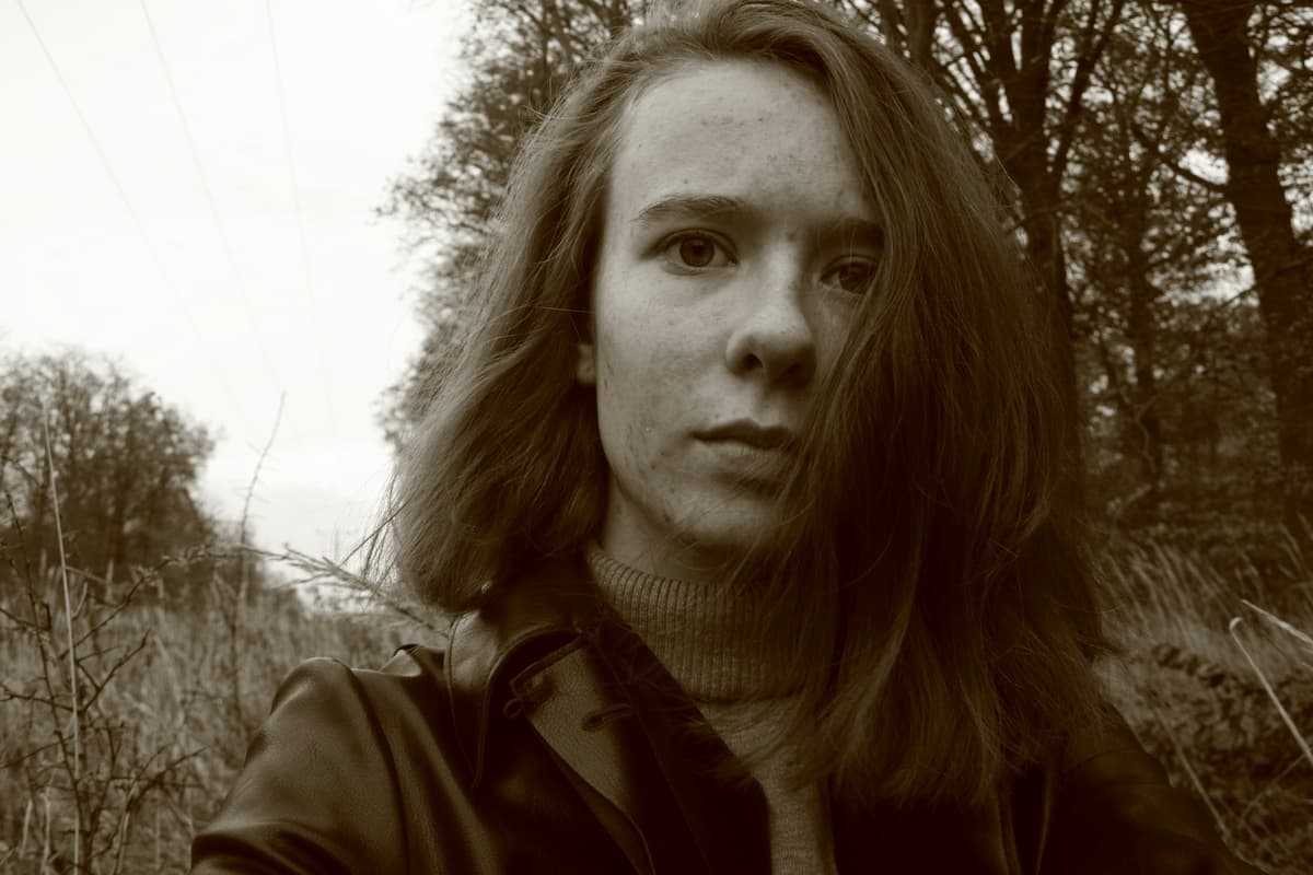 woman focusing on the problem